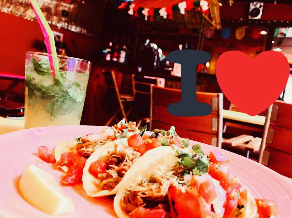 La Taqueria de Sant Cugat — Comida y bebida