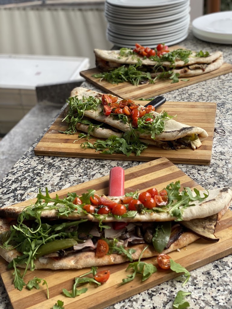 Restaurante Pizzeria La Sorrentina — Comida y bebida