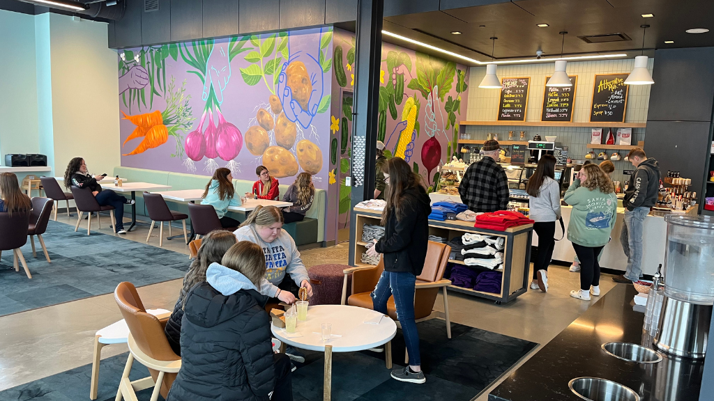  Colorful Plate Café