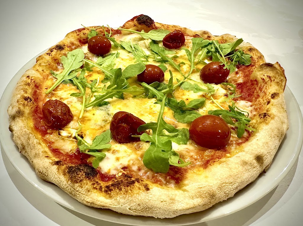 Pulcinella Ristorante Pizzeria — Pizza