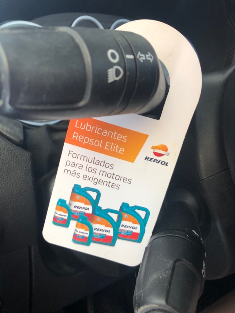 Tomas Neumaticos Y Servicios — Interior