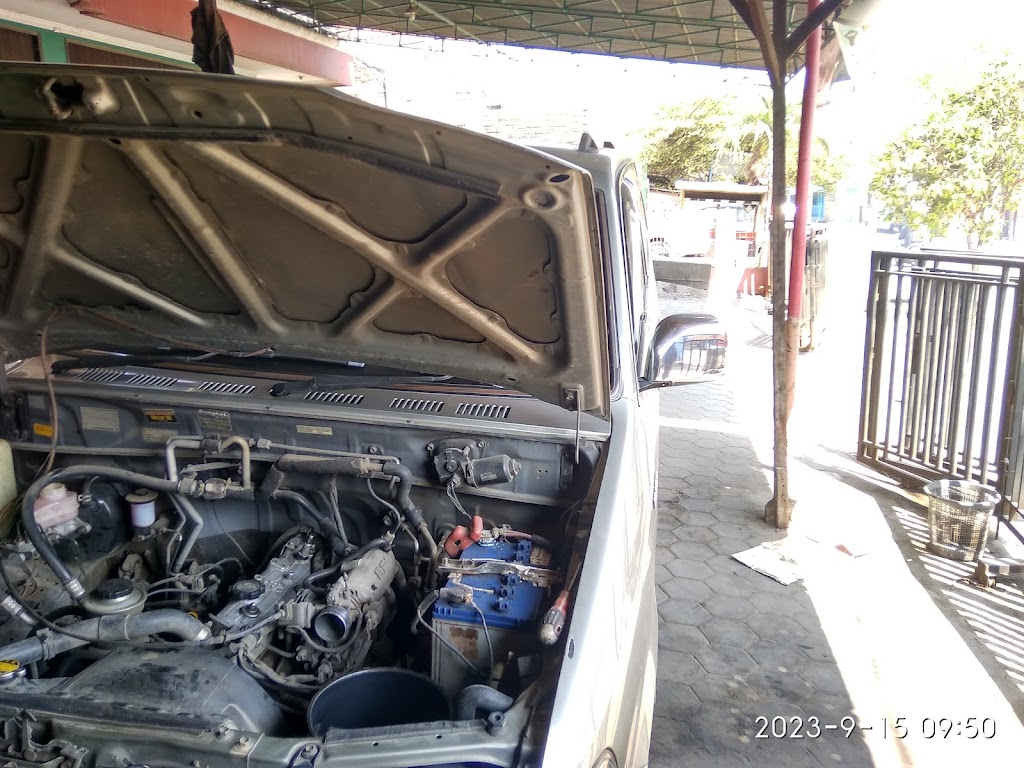 Bengkel mobil kang Bi