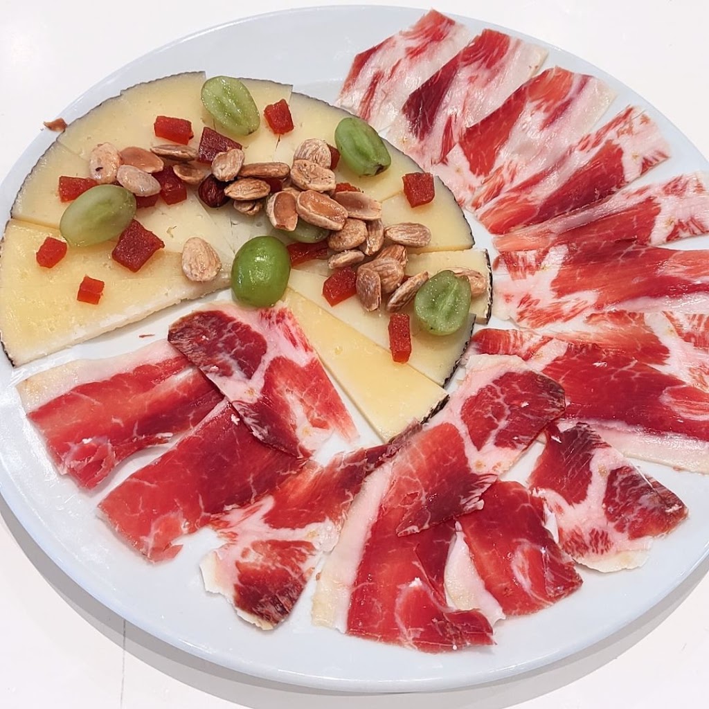 Taberna La Bodega del Jamon — Comida y bebida