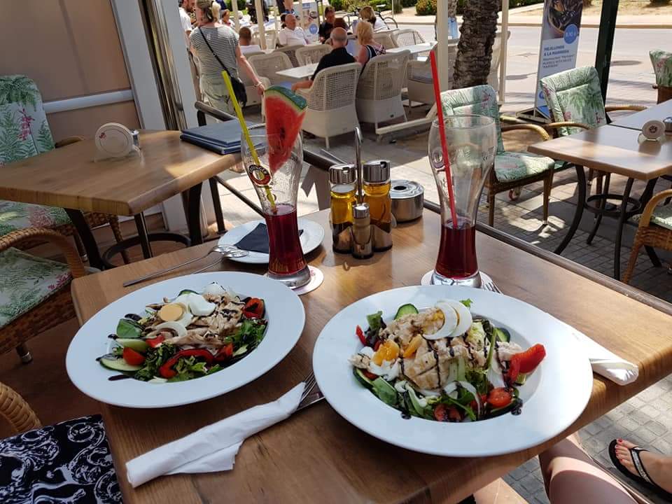 Cafeteria zur Krone — Comida y bebida