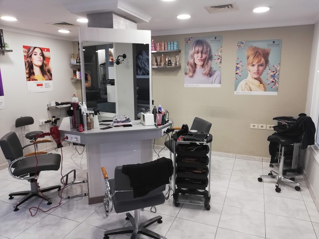 Salon Mia — Interior