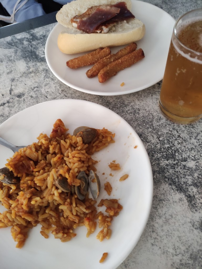 Bar Trevelez — Comida y bebida