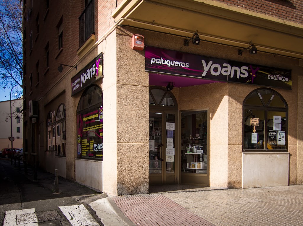 Vanesa Castellanos Yoans peluqueros — Exterior