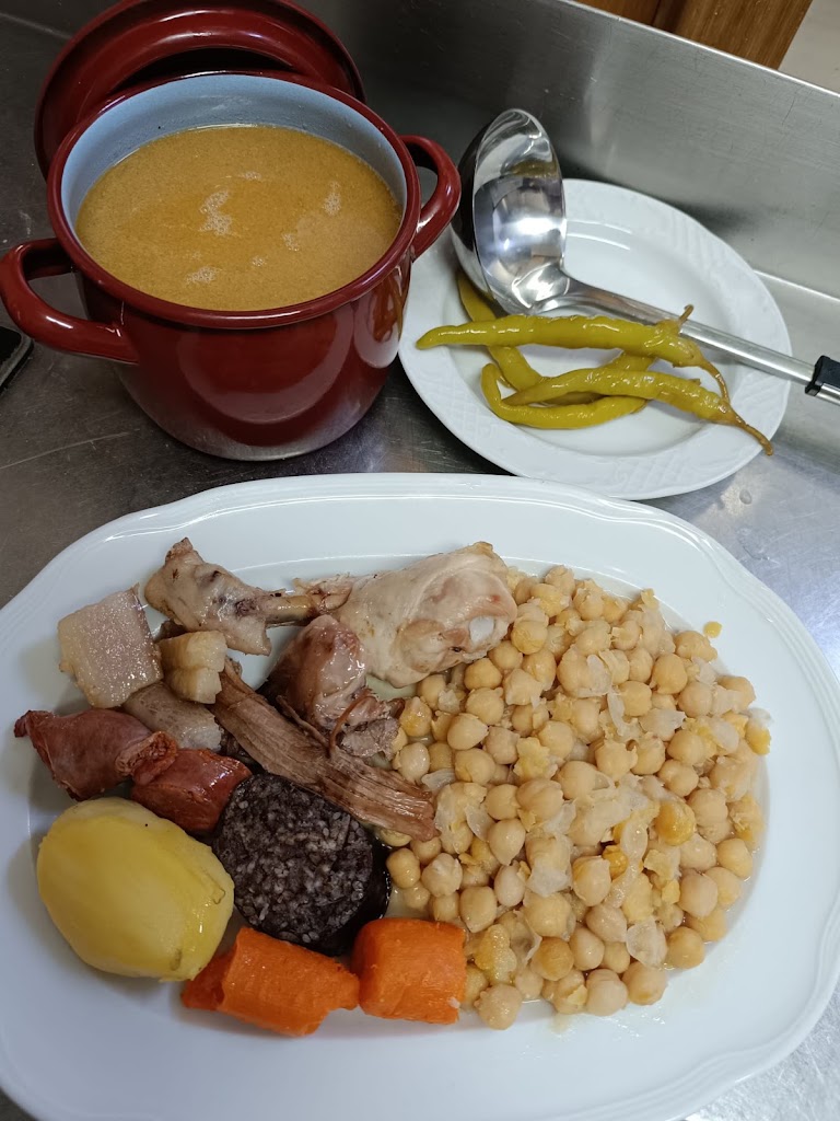 Casa Pedro — Comida y bebida