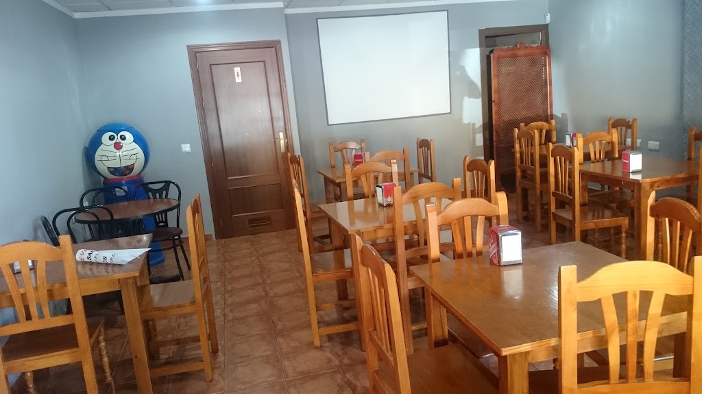 Cafe Tapas La Estacion — Ambiente