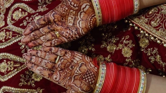 Henna Lady Salon And Bridal Plaza