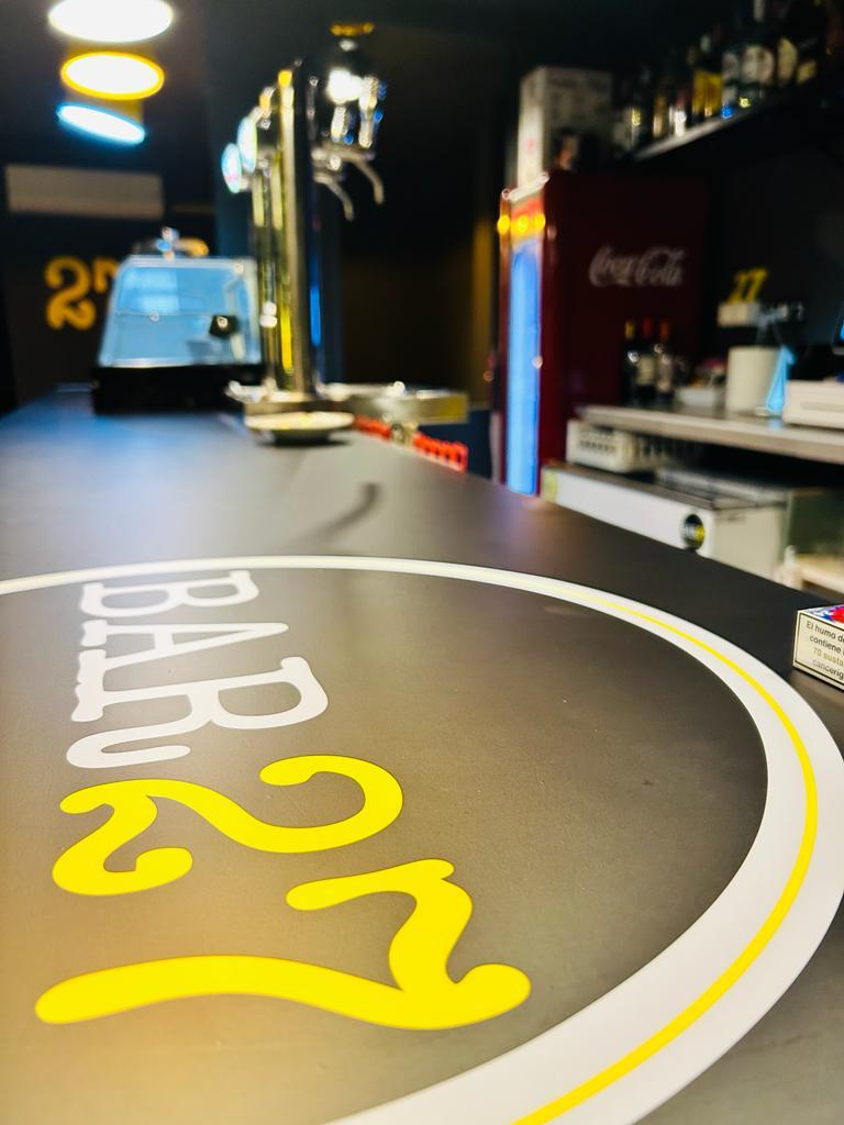 Bar 27 - Desayunos, Aperitivos & Cocteles — Del propietario