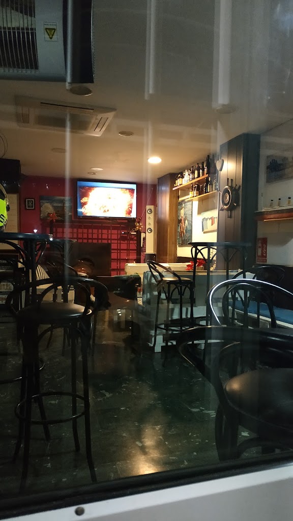 Cafe Bar el Timon — Ambiente