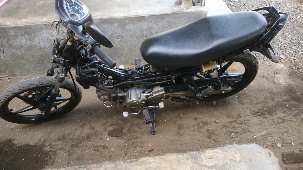 Bengkel Semrawut