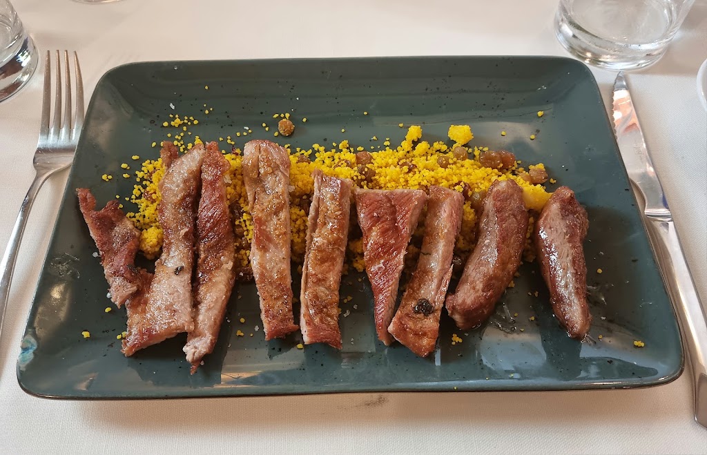 Restaurante La Yedra — Comida y bebida