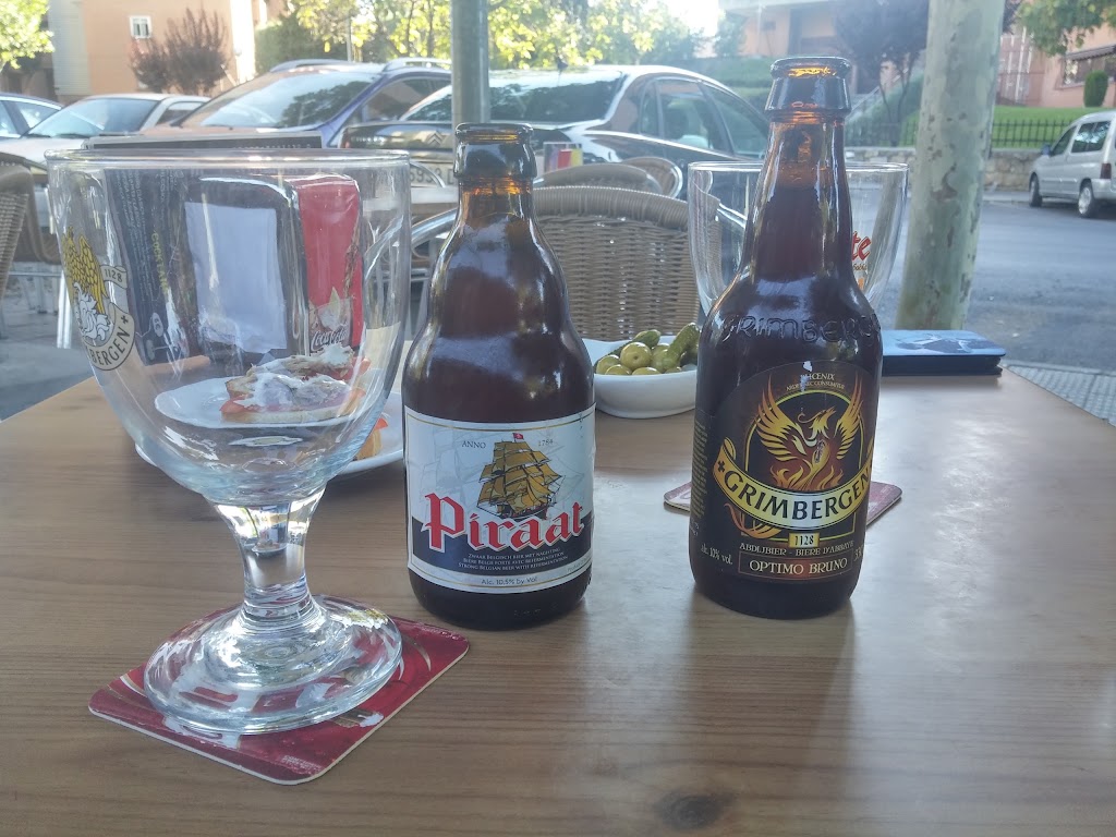 cerveceria alemana El Castillo — Comida y bebida