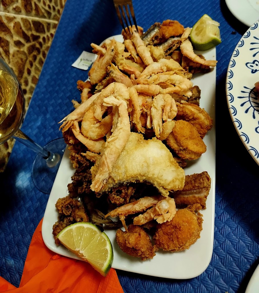 Rincon Marinero — Comida y bebida