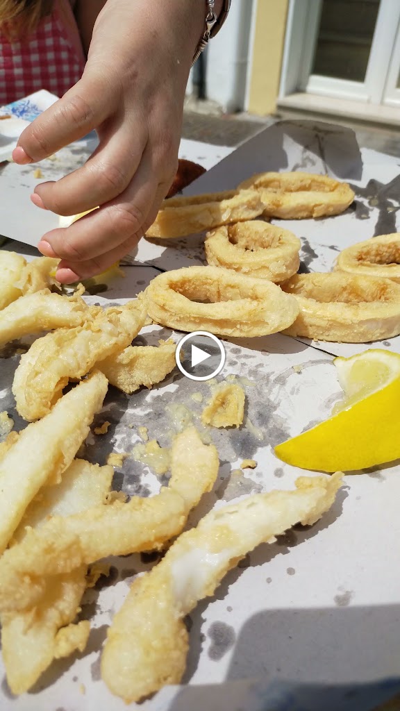 Freiduria Rocio Bar Pescaderia — Videos