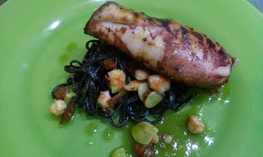 MB Cocina Mediterranea — Comida y bebida