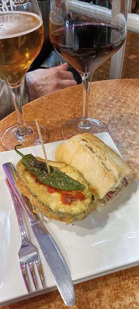 Alexandra — Comida y bebida