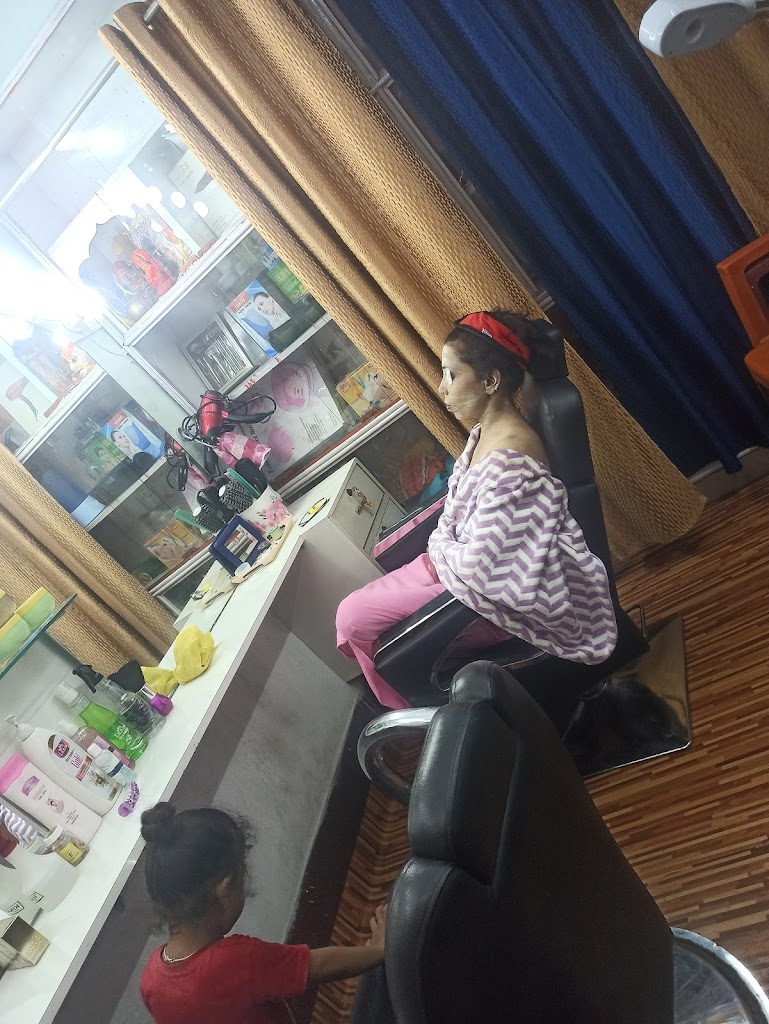 Riya Natural Beauty Parlour And Spa Center