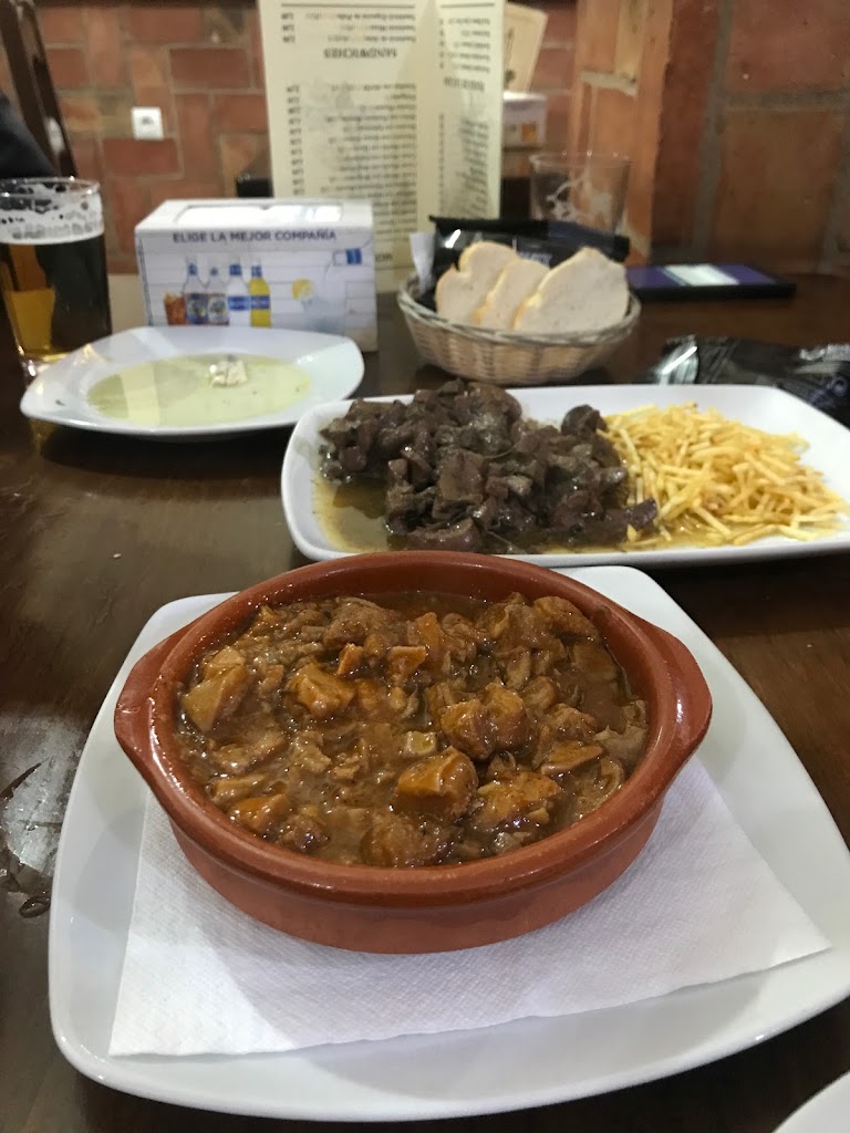 La Taberna — Comida y bebida