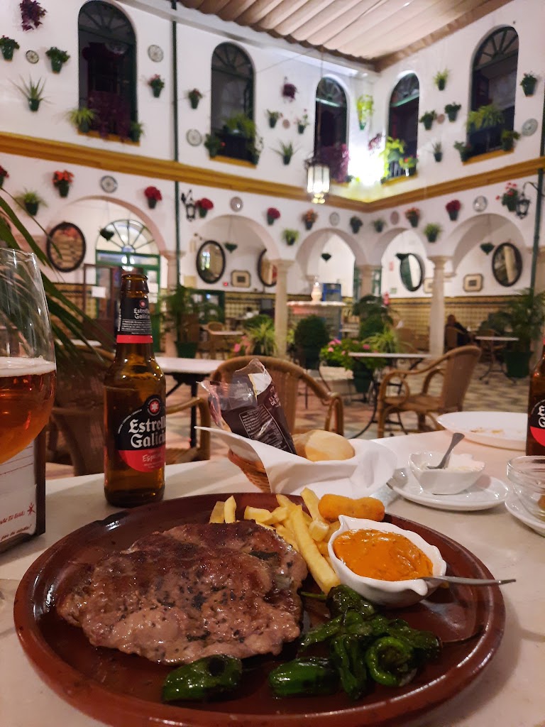 CIRCULO DE LA AMISTAD DE CABRA — Comida y bebida