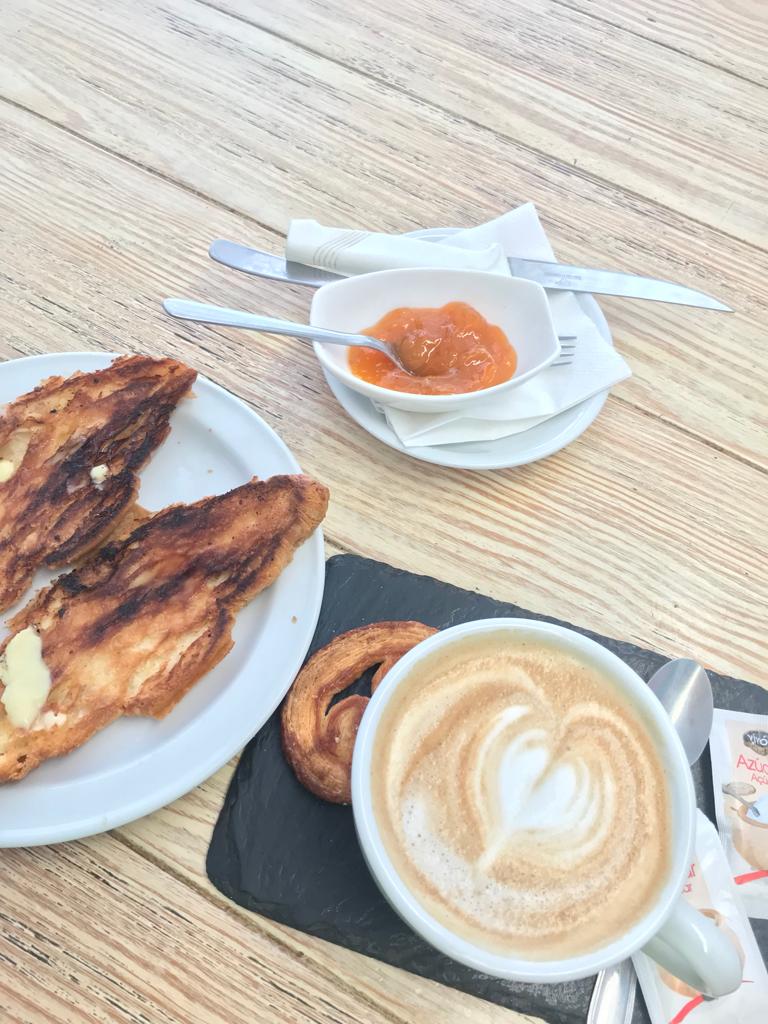 Coconut Cafe — Comida y bebida