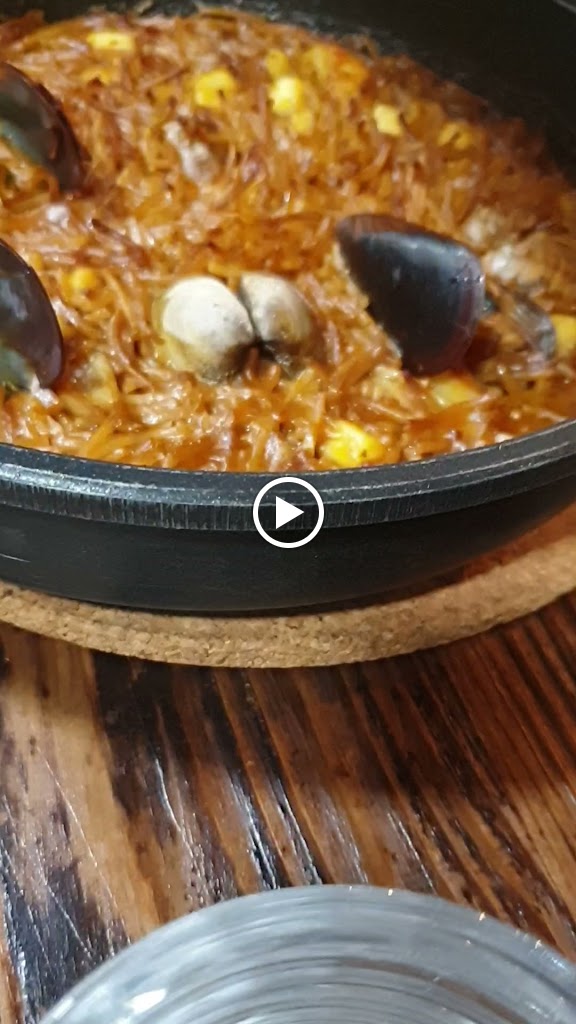 OLIVA bar Pizzeria Restaurant - Mataro — Videos