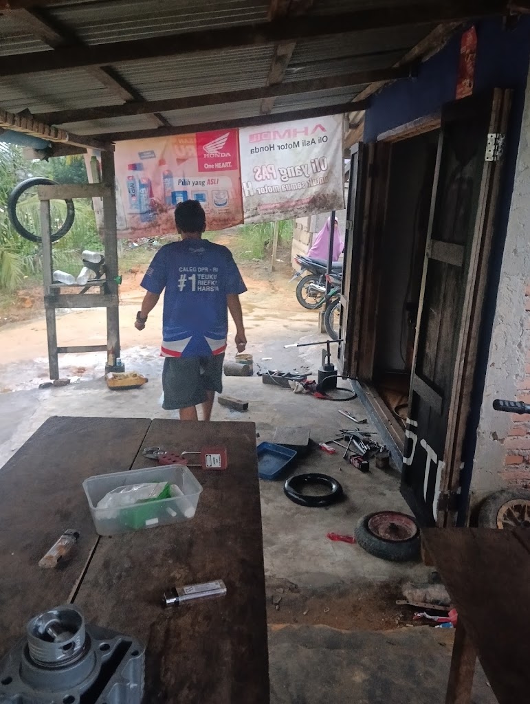 Bengkel amatir.