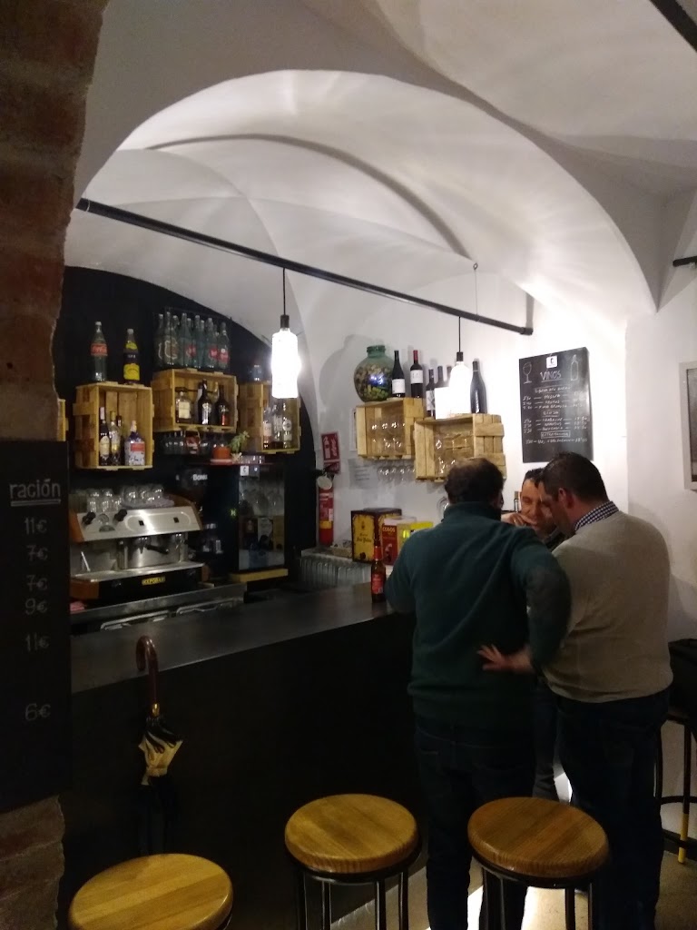 Taberna La Costanilla — Ambiente