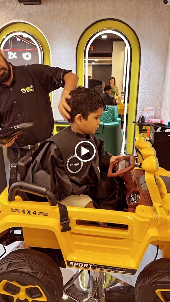 Posh Ponyup Salon Madhyamgram