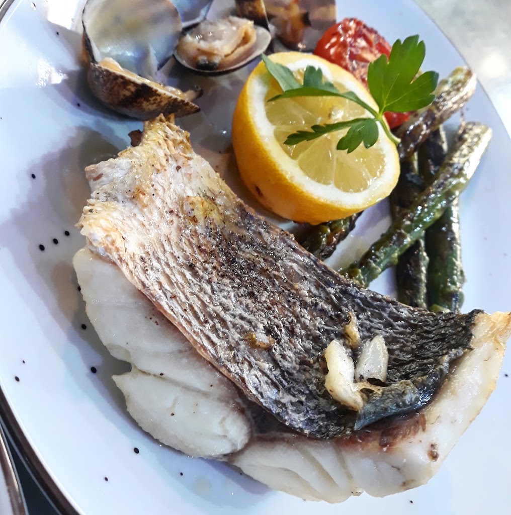 Restaurant La Cuina de la Marga — Comida y bebida