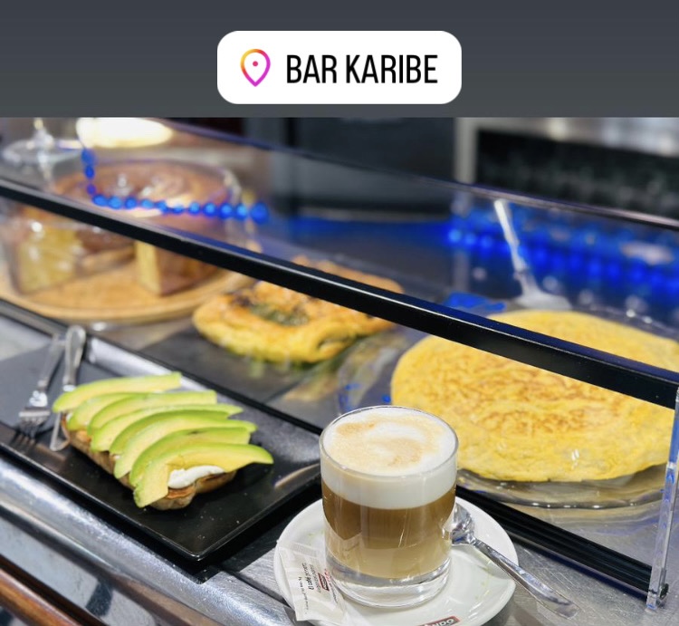 Bar Karibe — Comida y bebida
