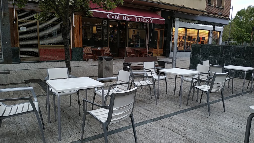 Cafe Bar Tucky
