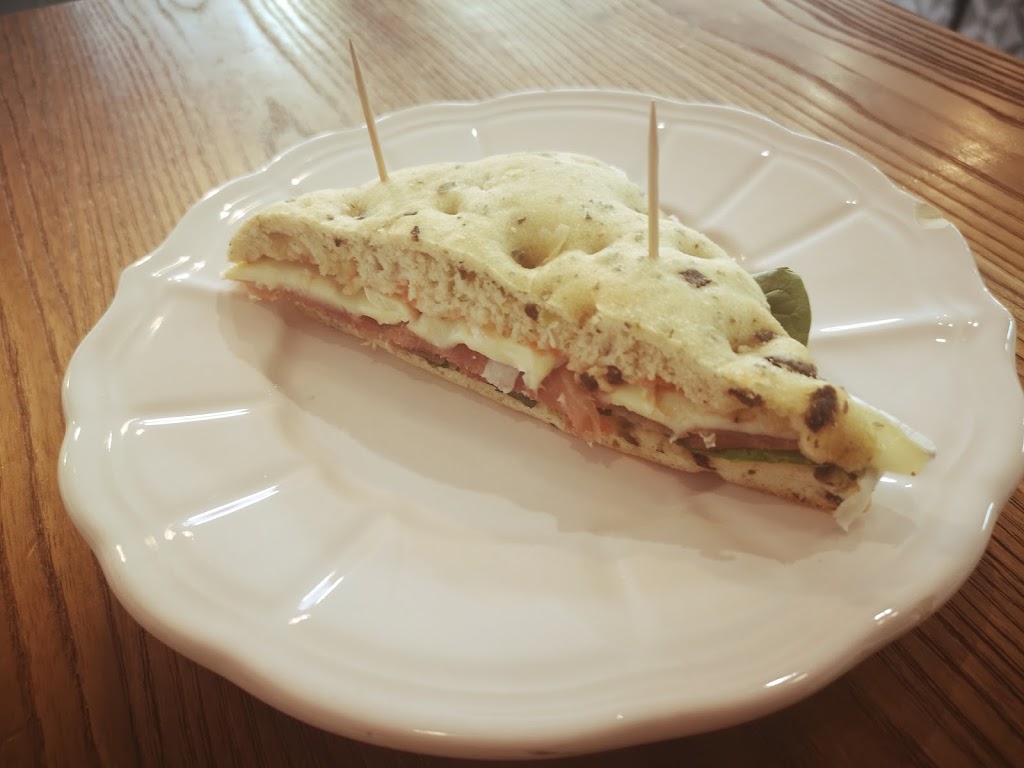 Cafeteria Colomi — Comida y bebida
