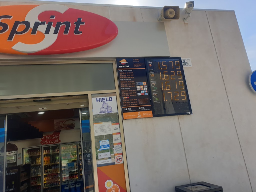 Estacion de Servicio Repsol — Exterior