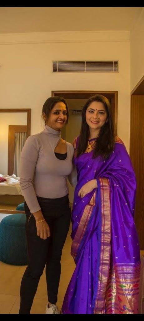 Cut Scissors Beauty Parlour Best Top Beauty Parlour Best Bridal Makeup In Aurangabad Maharashtra