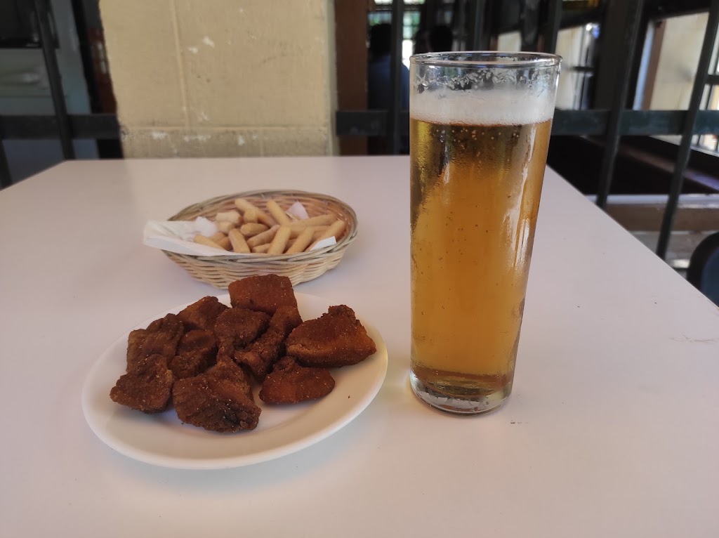 Cafeteria Bar Los Arcos — Comida y bebida