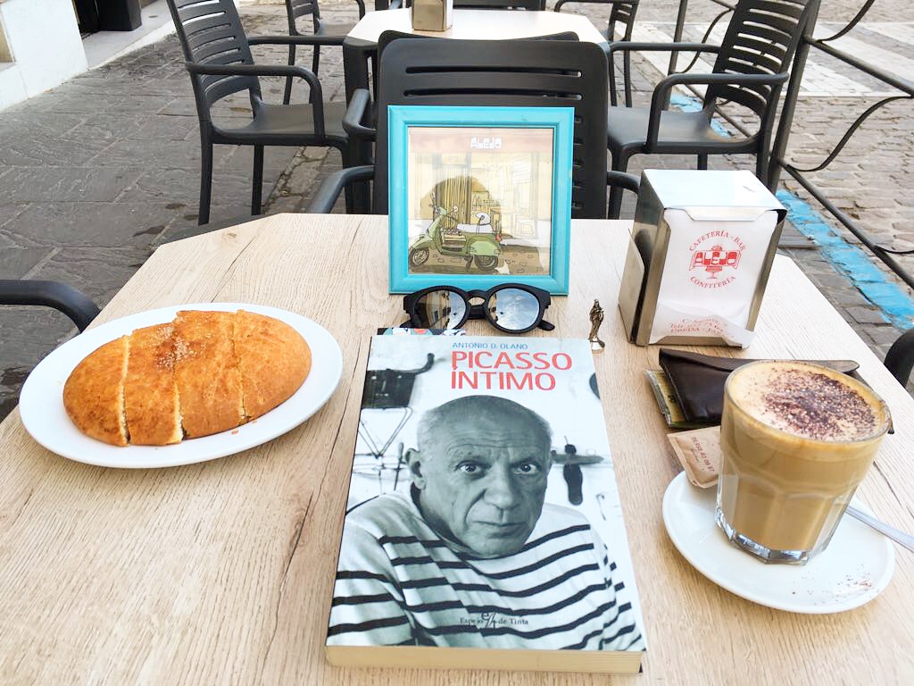 Ochioneta de Alejo — Cafe