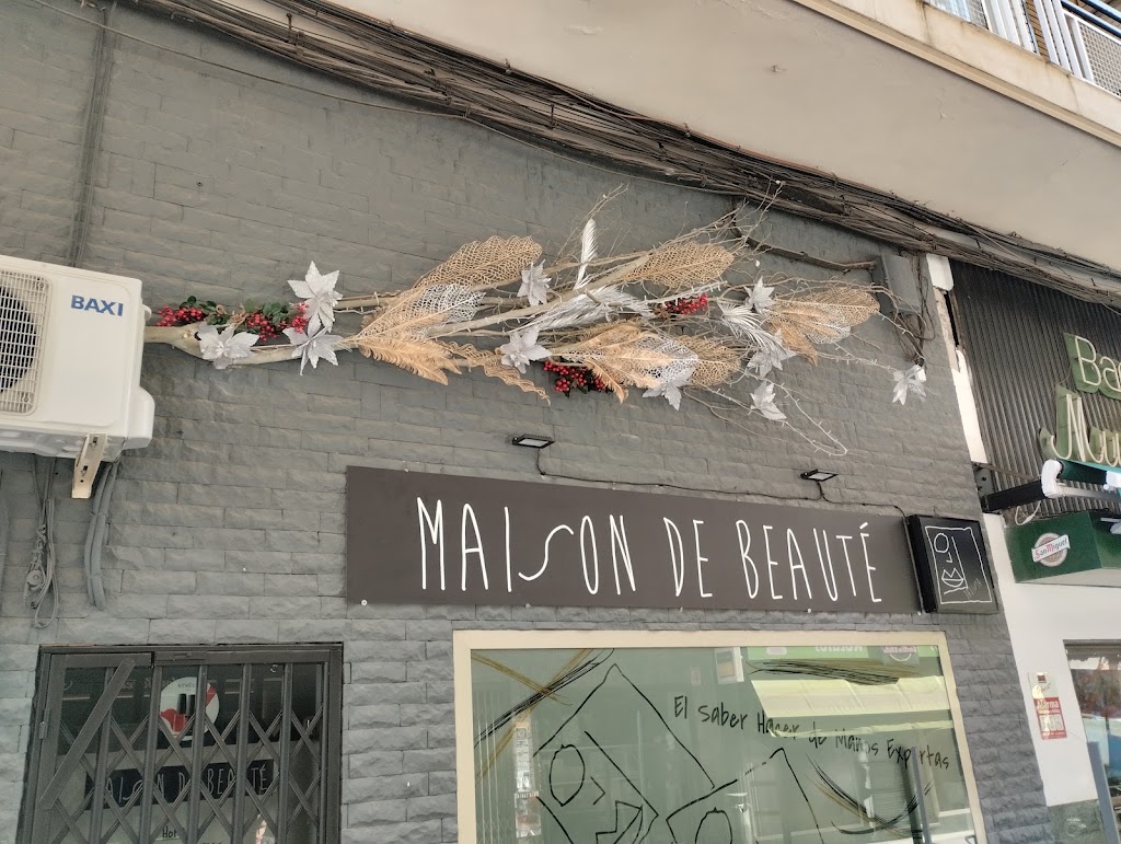 Maison de Beaute — Exterior
