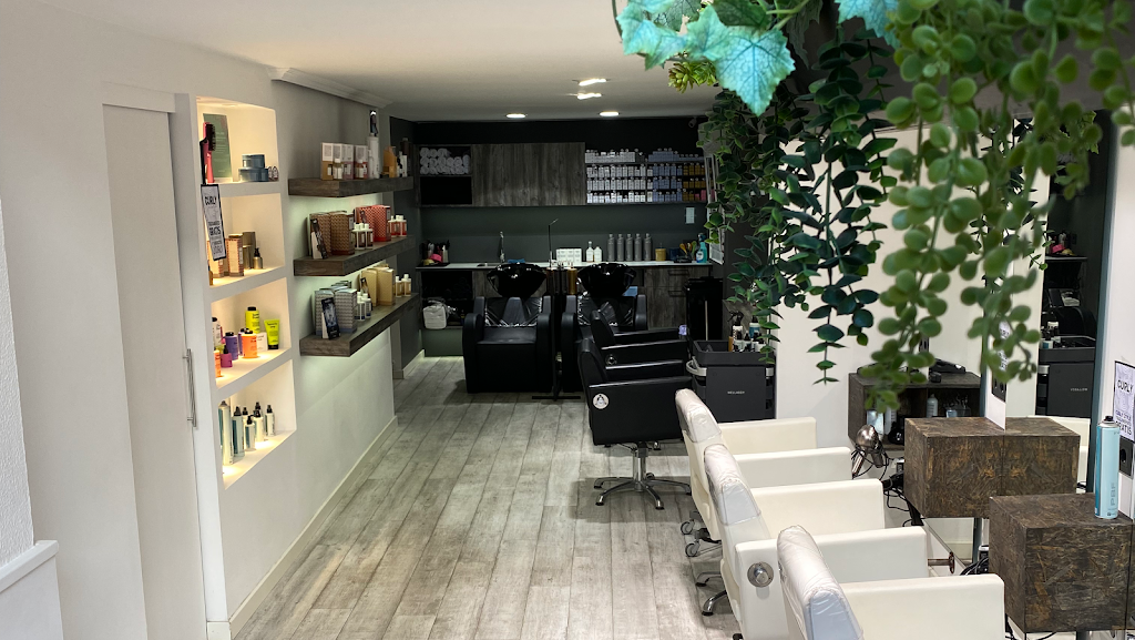 Ester Color Hair - Peluqueria en Figueres - Balayages & Mechas y #1 en Goa Organics