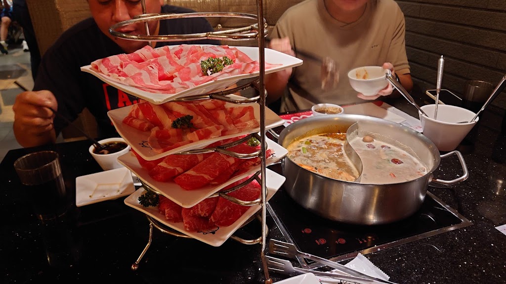 小蒙牛頂級麻辣養生鍋-屏東店 的照片