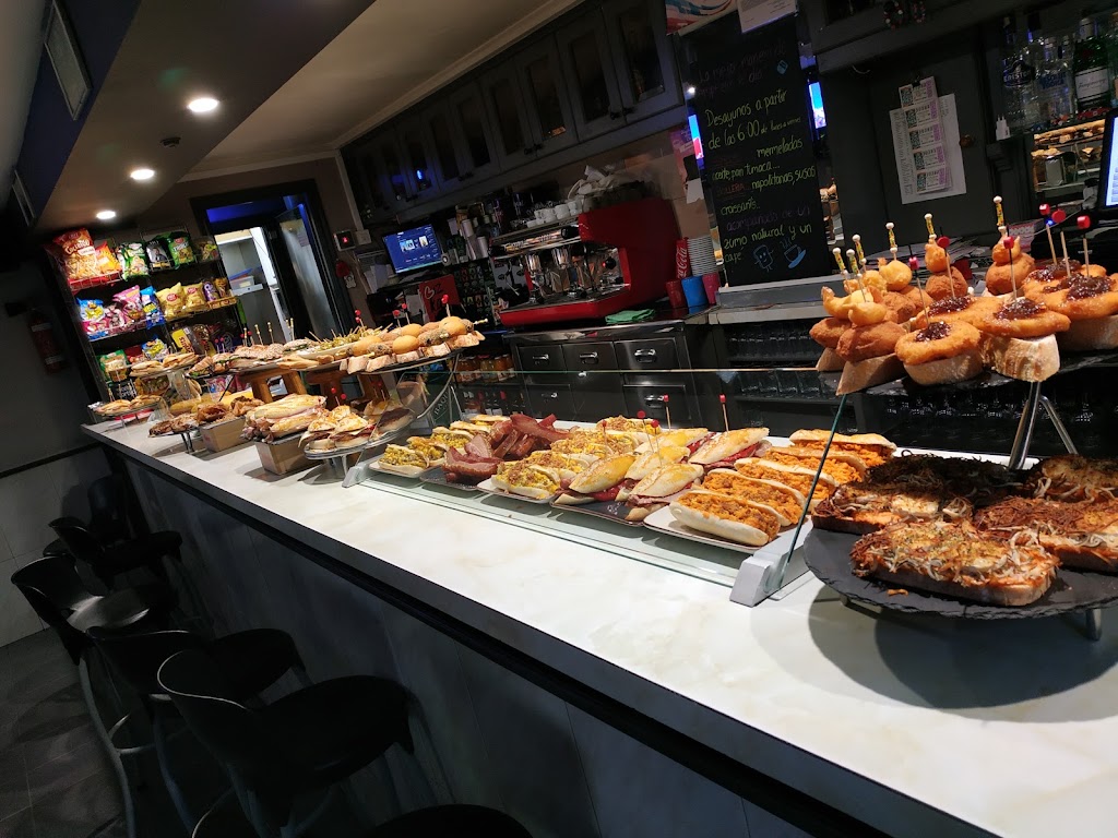 Bar Frankfurt — Comida y bebida