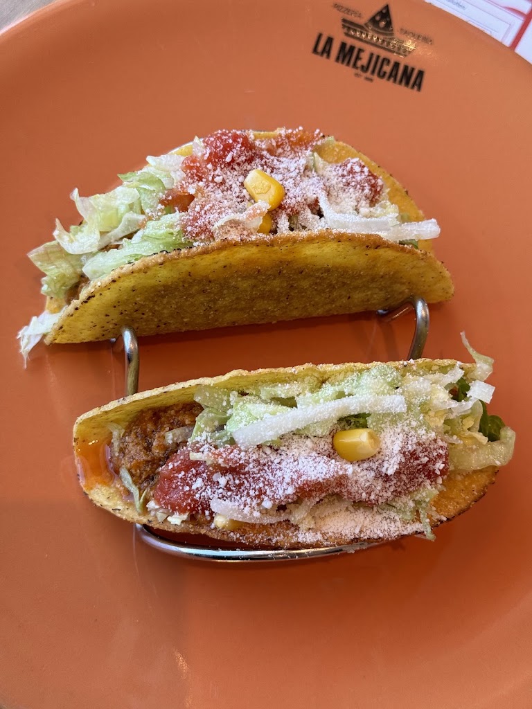 La Mejicana Pizzeria Taqueria - Alhaurin de la Torre — Tostada mexicana