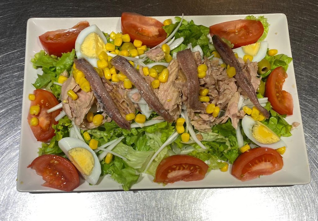Ziklo Bar Cafe — Comida y bebida