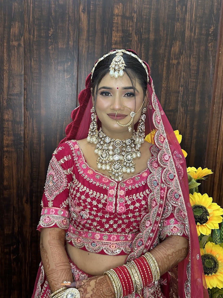 The Daisy Makeup Studio Women S Salon