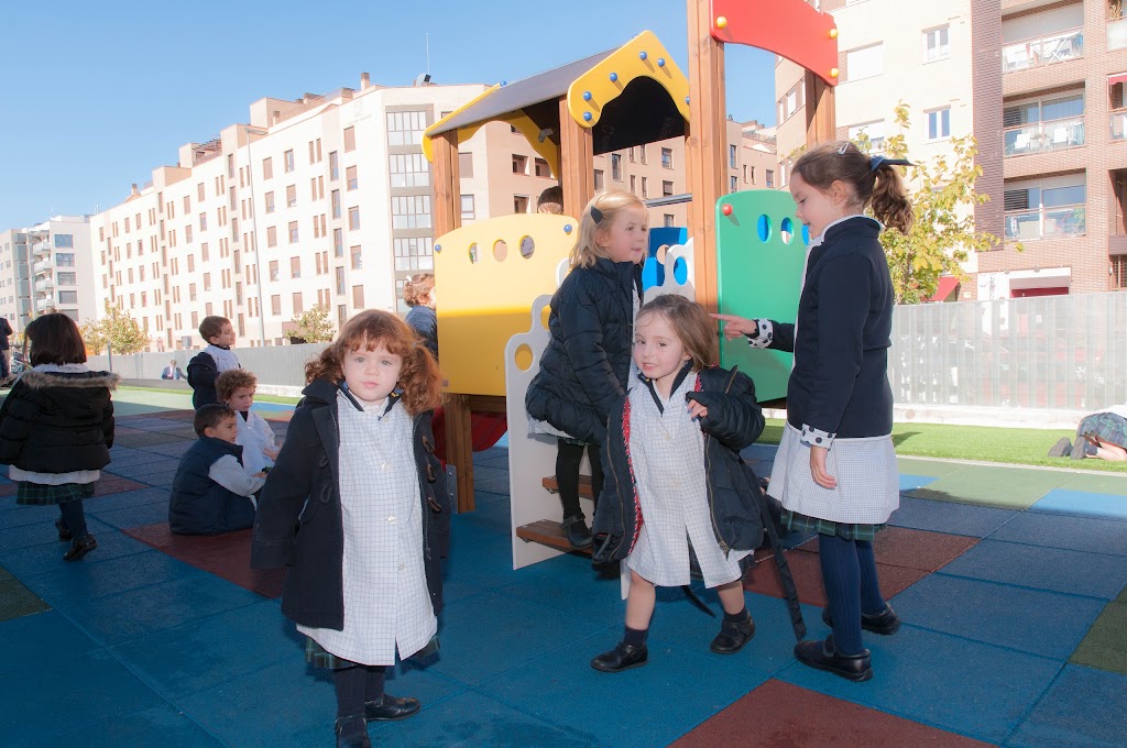 Colegio Santa Monica — Del propietario