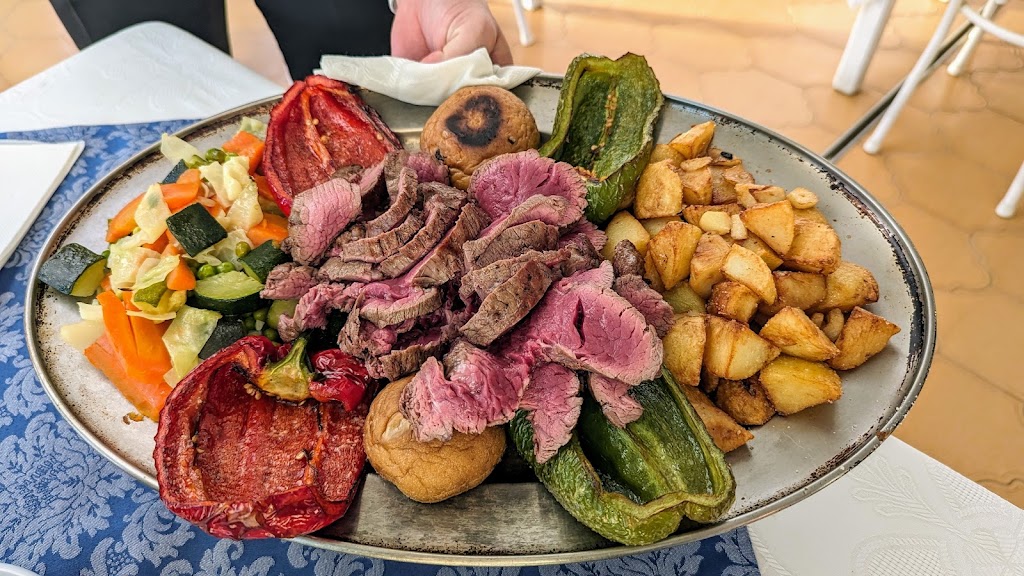 Restaurante Coy — Comida y bebida
