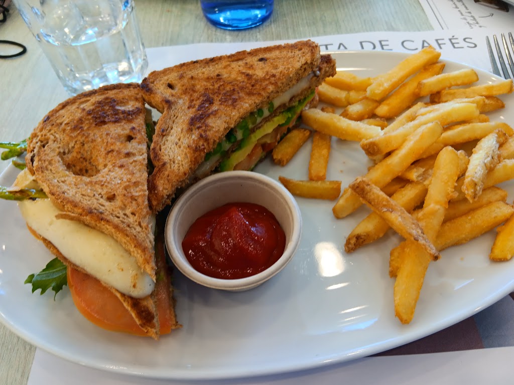 Cafeteria El Corte Ingles — Comida y bebida