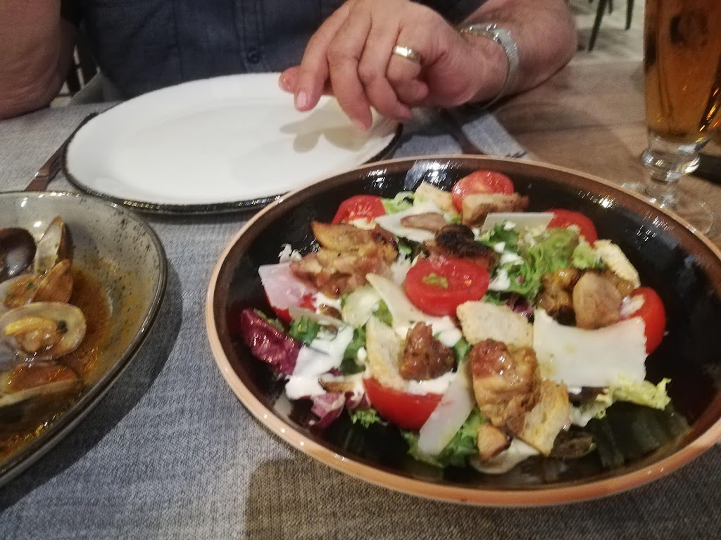 Cafeteria - cerveceria "Xe k be"